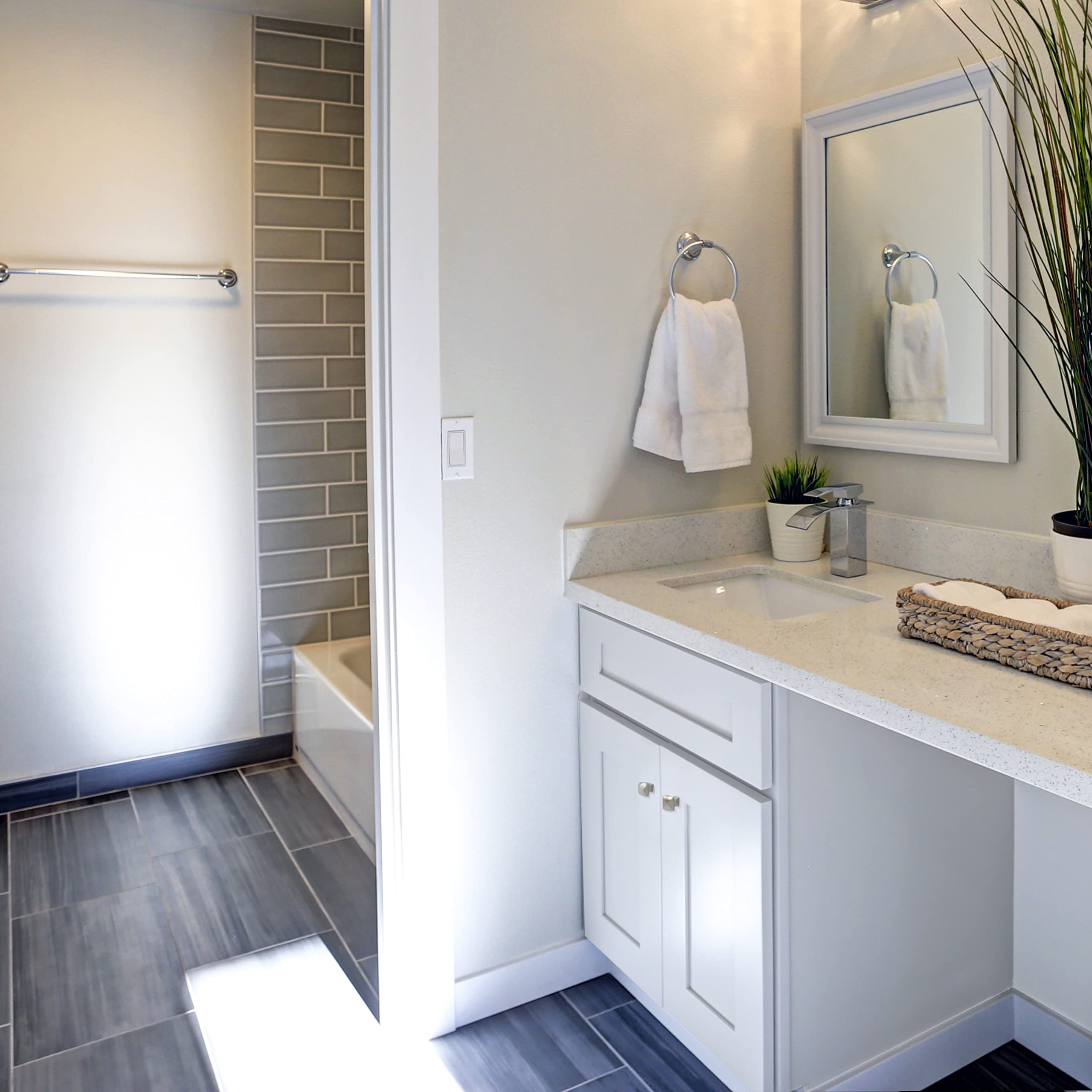 Design House Brookings 24 Inch Bathroom Vanity, Ready to Assemble, Solid Wood, Sherwin Williams® White – Design House, 586933 - Image 11